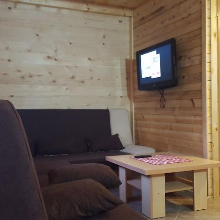 Vacation Home Sajra Kulen Vakuf Esterno foto