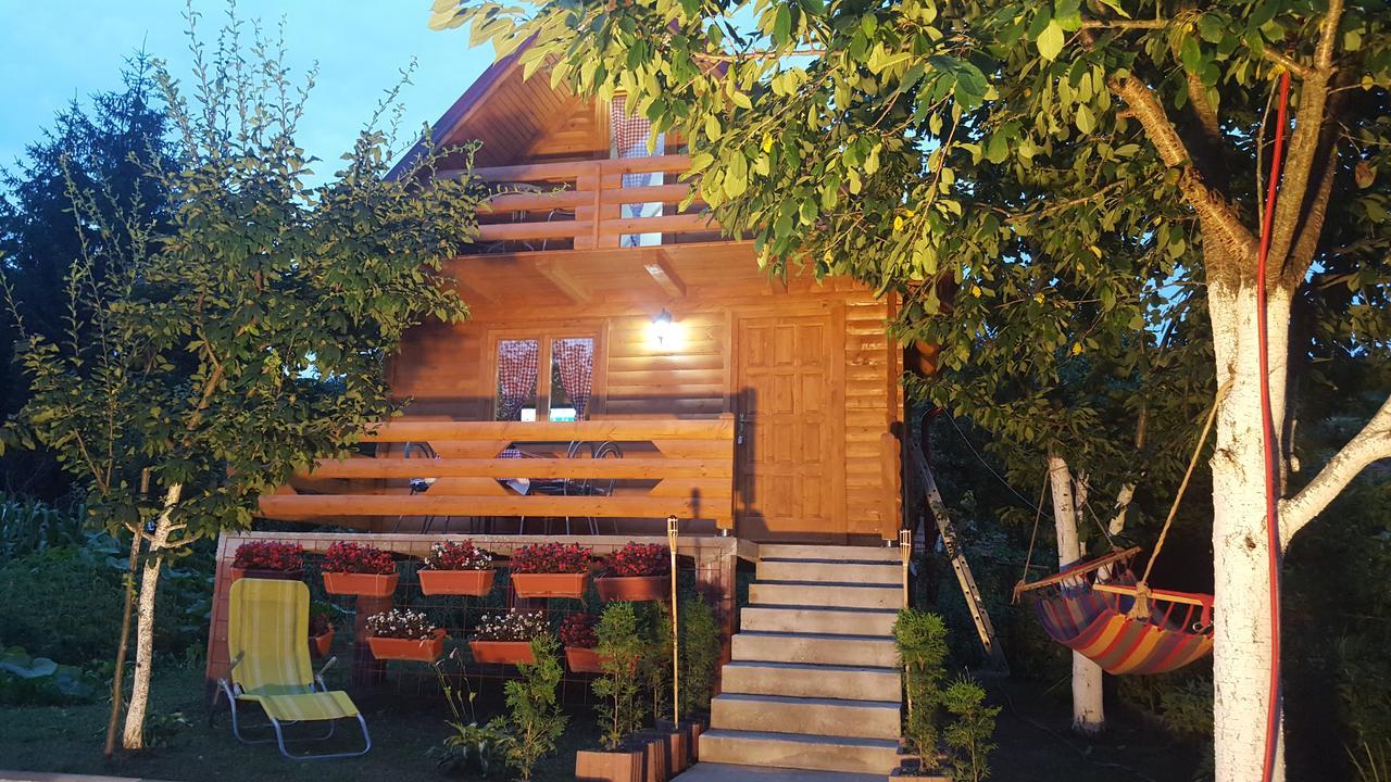 Vacation Home Sajra Kulen Vakuf Esterno foto