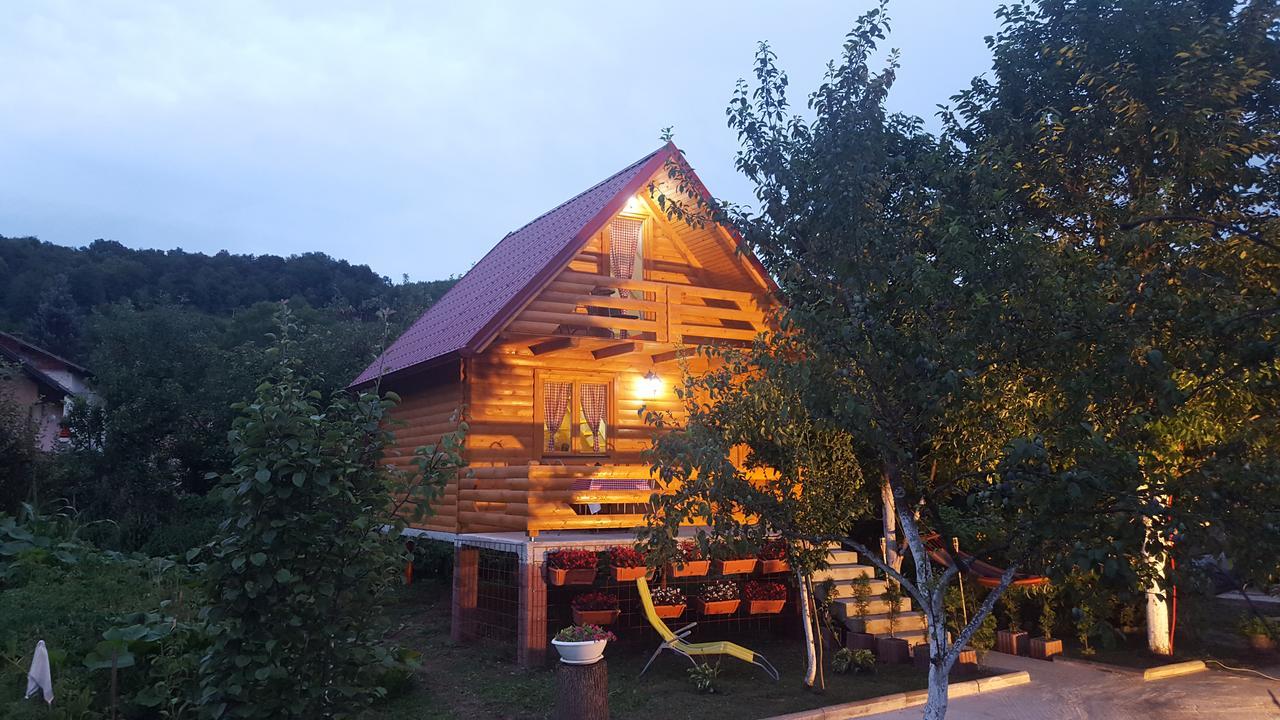 Vacation Home Sajra Kulen Vakuf Esterno foto